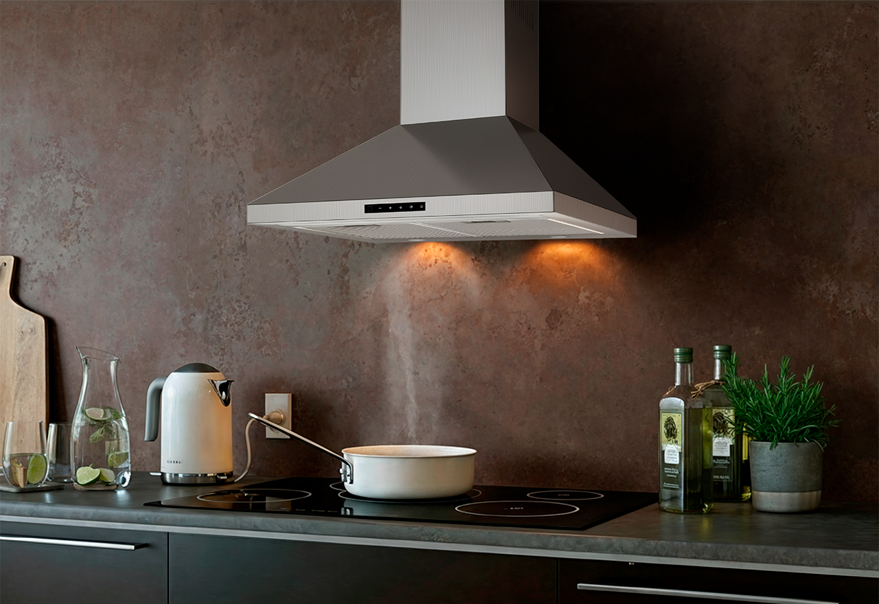 Trend model 40, 60 cm vægmodel i stål, med motor